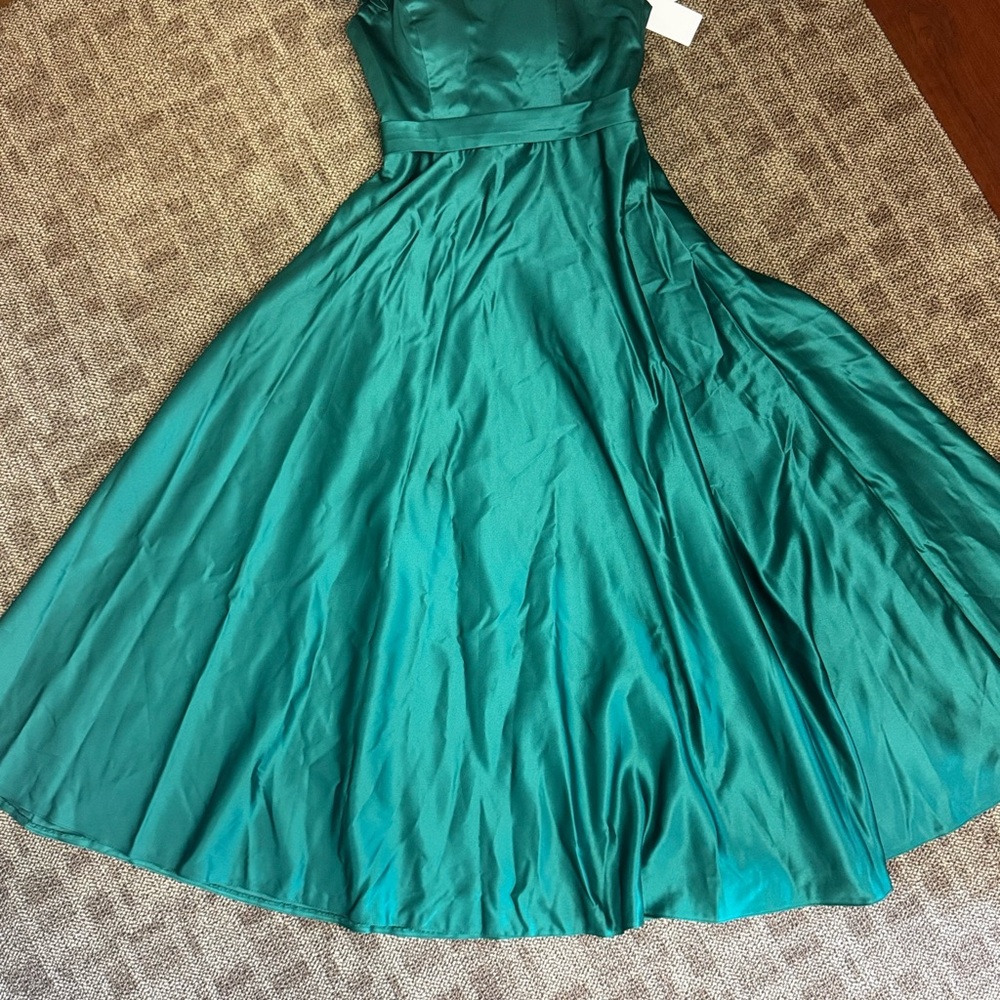 Elegant Teal Evening Gown